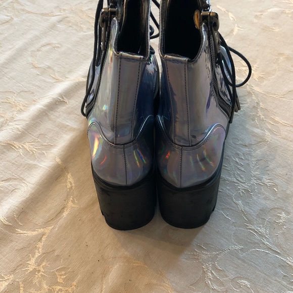 CURRENT MOOD Opalescent Odyssey holographic platform boots size 6 - Picture 4 of 13